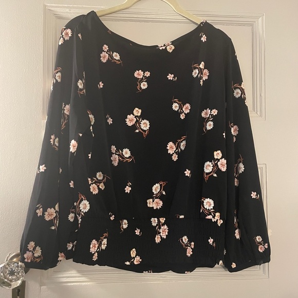 Ann Taylor NWT Floral Jersey Smocked
Waist Top S - Picture 4 of 4